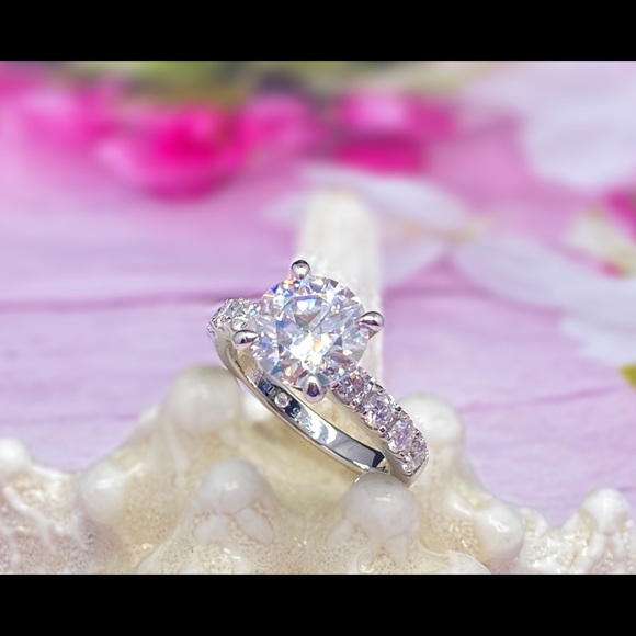 4.5ct moissanite ring with certificate - Picture 10 of 15